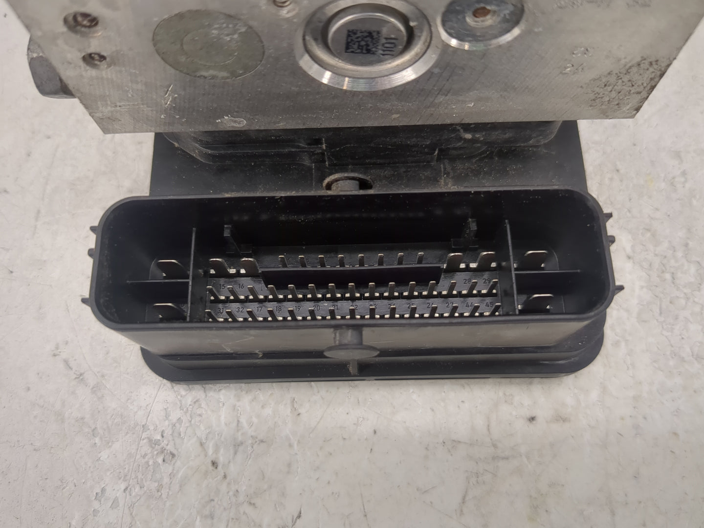 2018-2019 Chevrolet Equinox ABS Pump Control Module Replacement P/N:84560131 84560135, 806052304 Fits Fits 2018 2019 2020 20