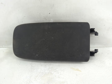 2018 Chevrolet Equinox Center Console Armrest Cover Lid P/N:09200PE0 Fits OEM Used Auto Parts - Oemusedautoparts1.com