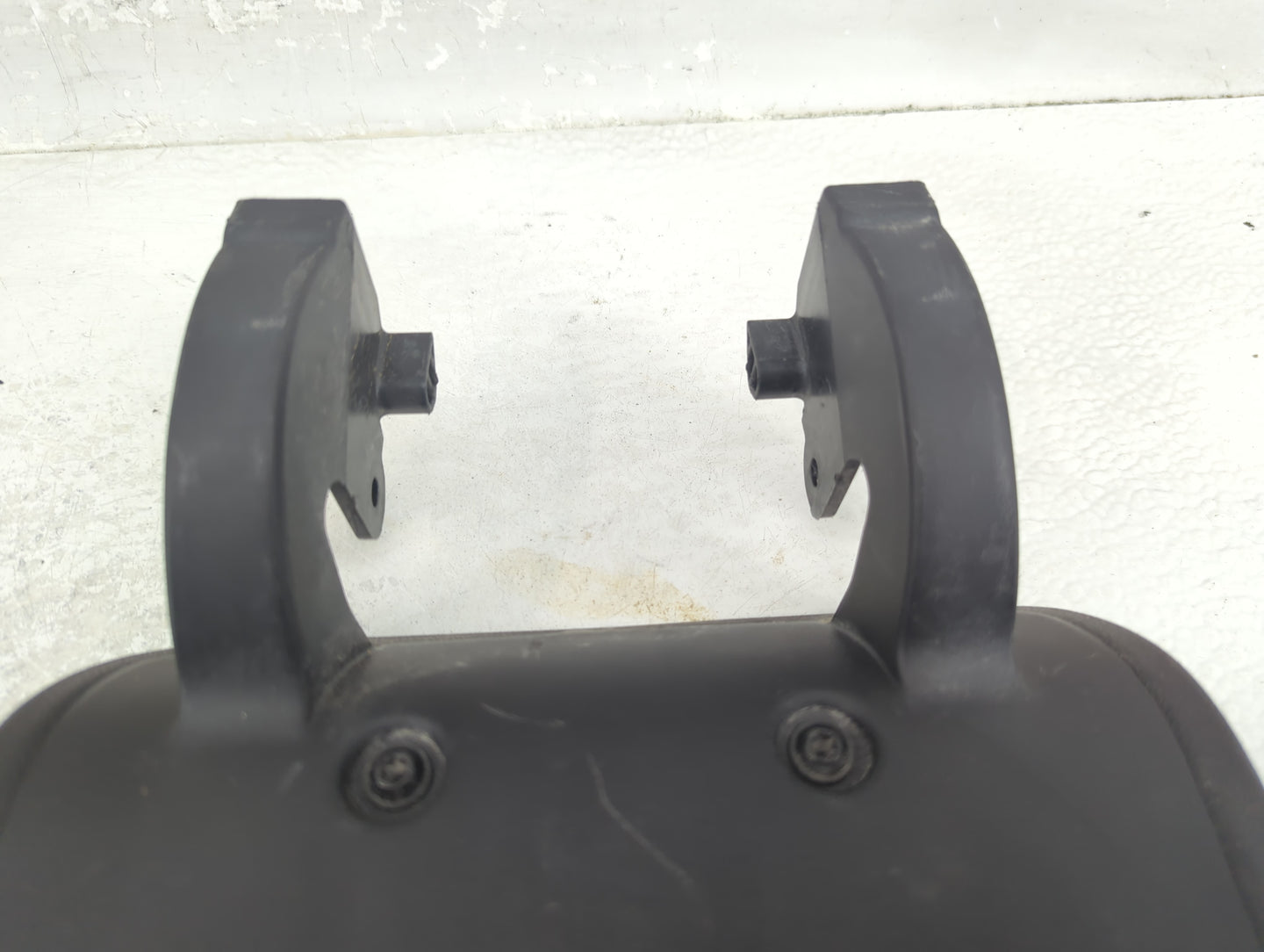 2018 Chevrolet Equinox Center Console Armrest Cover Lid P/N:09200PE0 Fits OEM Used Auto Parts - Oemusedautoparts1.com