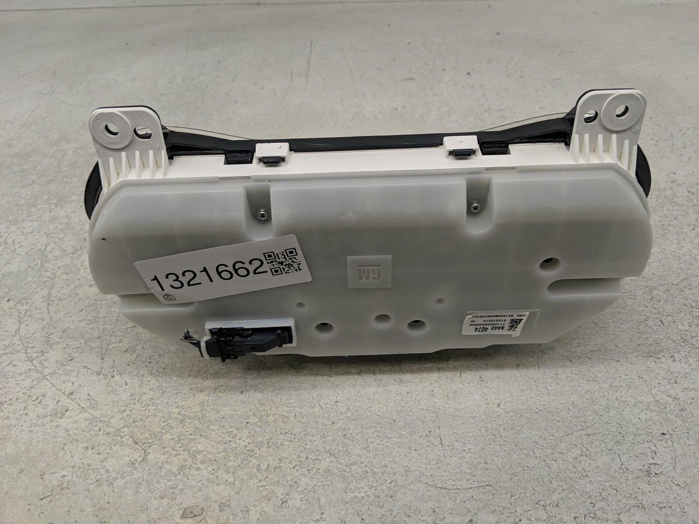 2018 Chevrolet Equinox Instrument Cluster Speedometer Gauges P/N:84424074 Fits OEM Used Auto Parts - Oemusedautoparts1.com