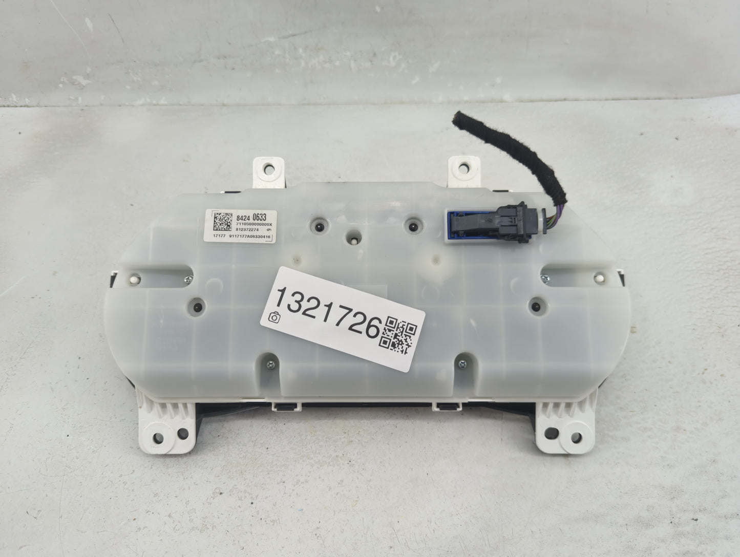 2018 Chevrolet Equinox Instrument Cluster Speedometer Gauges P/N:84240633 Fits OEM Used Auto Parts - Oemusedautoparts1.com