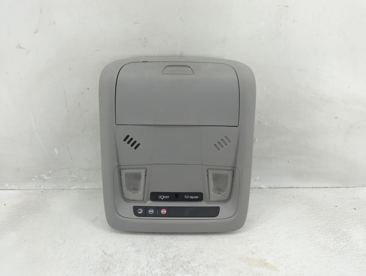 2018-2022 Chevrolet Equinox Overhead Roof Console 1321966 - Oemusedautoparts1.com