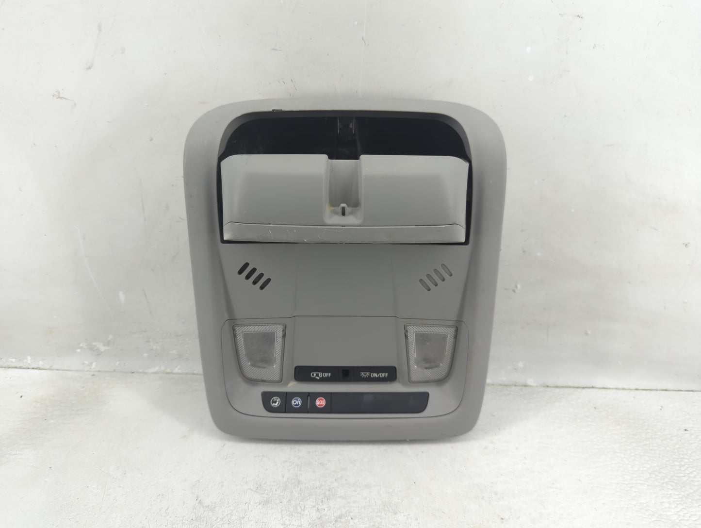 2018-2022 Chevrolet Equinox Overhead Roof Console 1321966 - Oemusedautoparts1.com