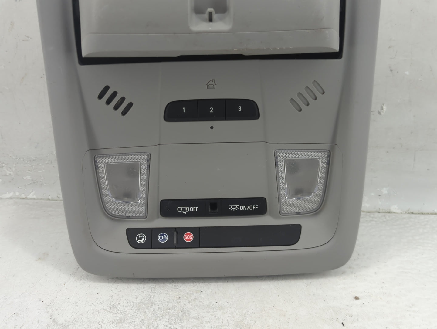 2018 Chevrolet Equinox Overhead Roof Console - Oemusedautoparts1.com