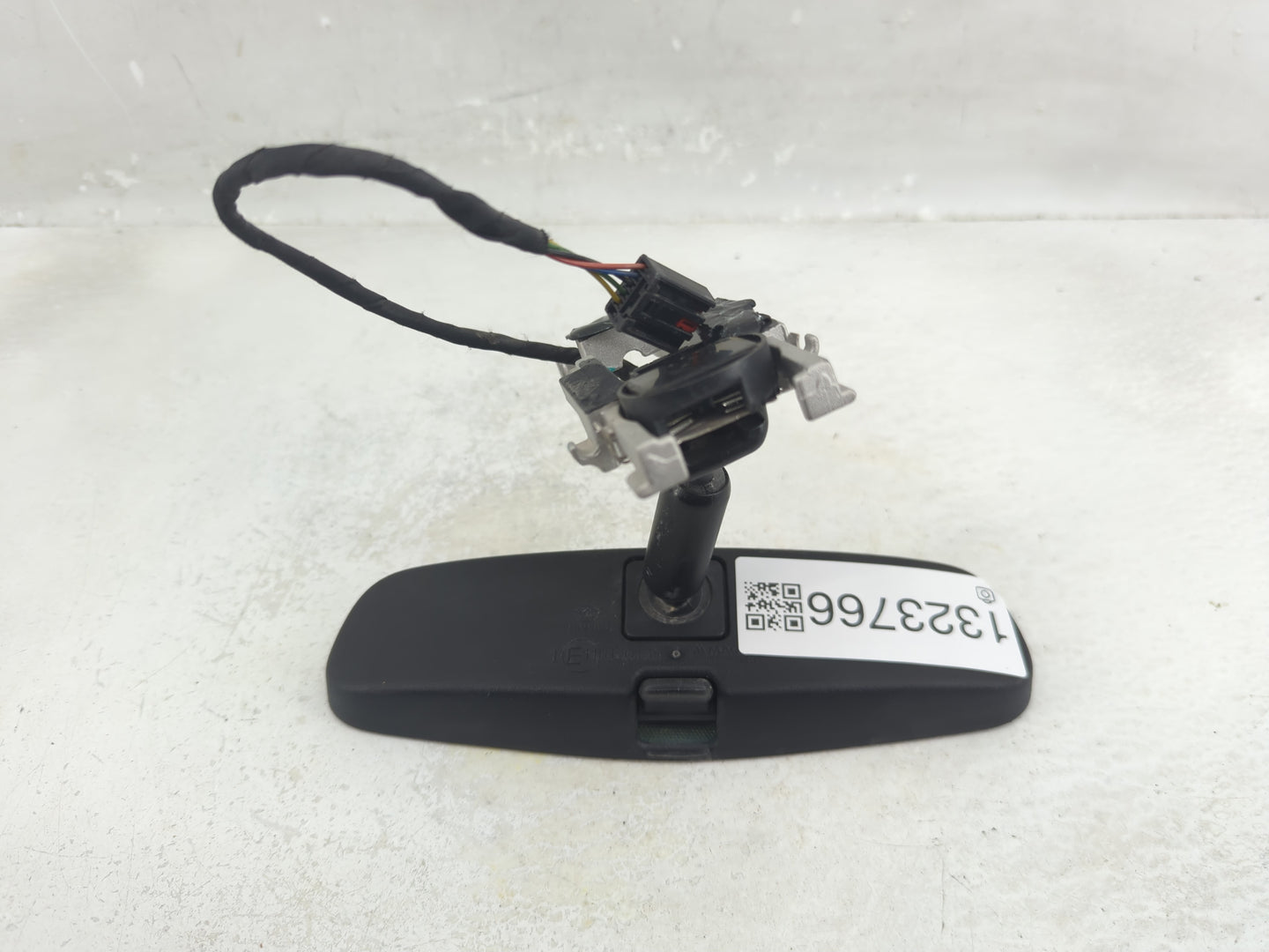 2018-2022 Chevrolet Equinox Interior Rear View Mirror Replacement OEM P/N:A048070 Fits OEM Used Auto Parts - Oemusedautopart