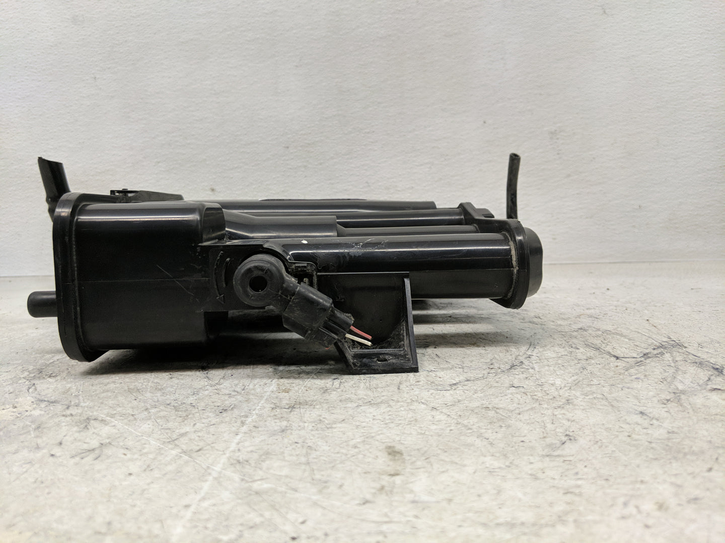 2018 Chevrolet Equinox Fuel Vapor Charcoal Canister 1357561 - Oemusedautoparts1.com