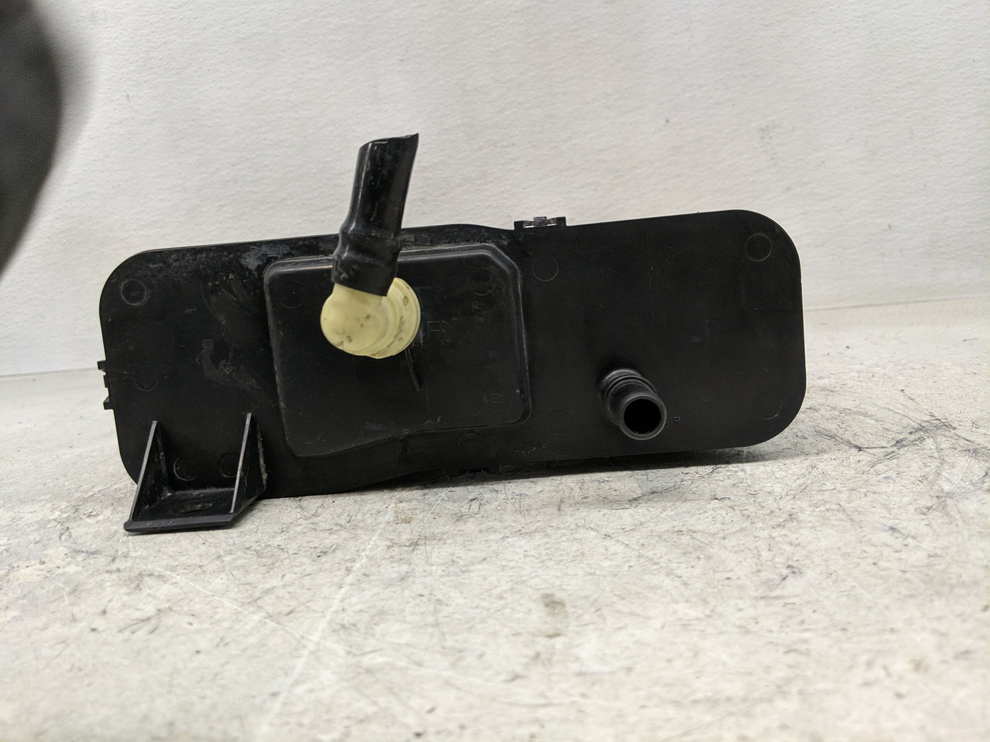 2018 Chevrolet Equinox Fuel Vapor Charcoal Canister 1357561 - Oemusedautoparts1.com