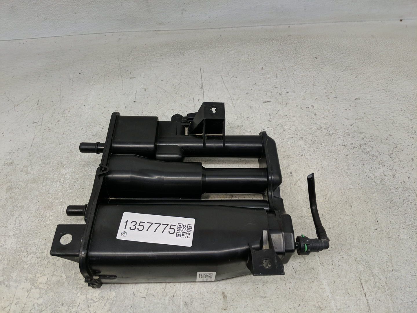 2018 Chevrolet Equinox Fuel Vapor Charcoal Canister 1357775 - Oemusedautoparts1.com