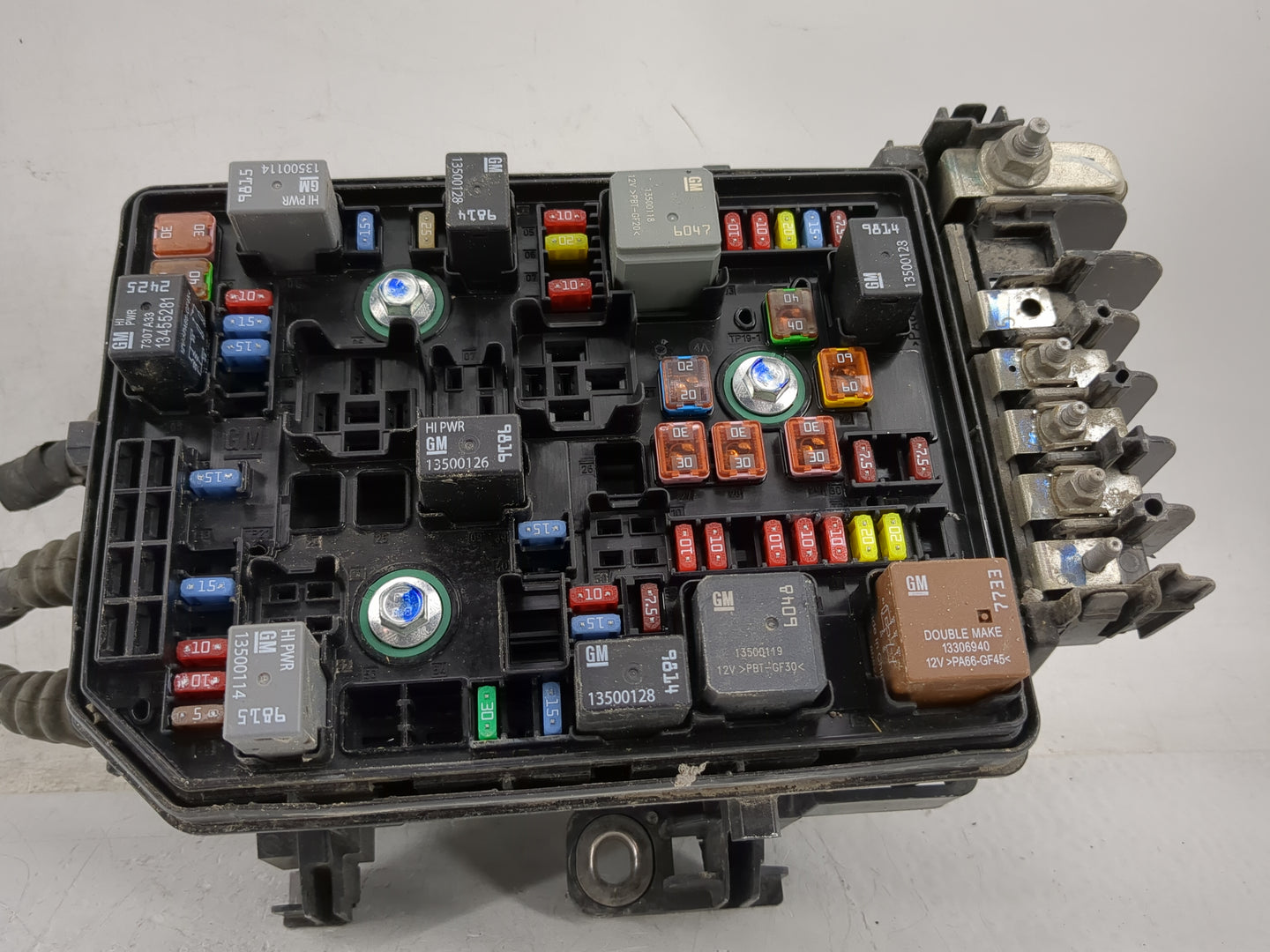 2018 Chevrolet Equinox Fusebox Fuse Box Panel Relay Module P/N:23246682 Fits OEM Used Auto Parts - Oemusedautoparts1.com