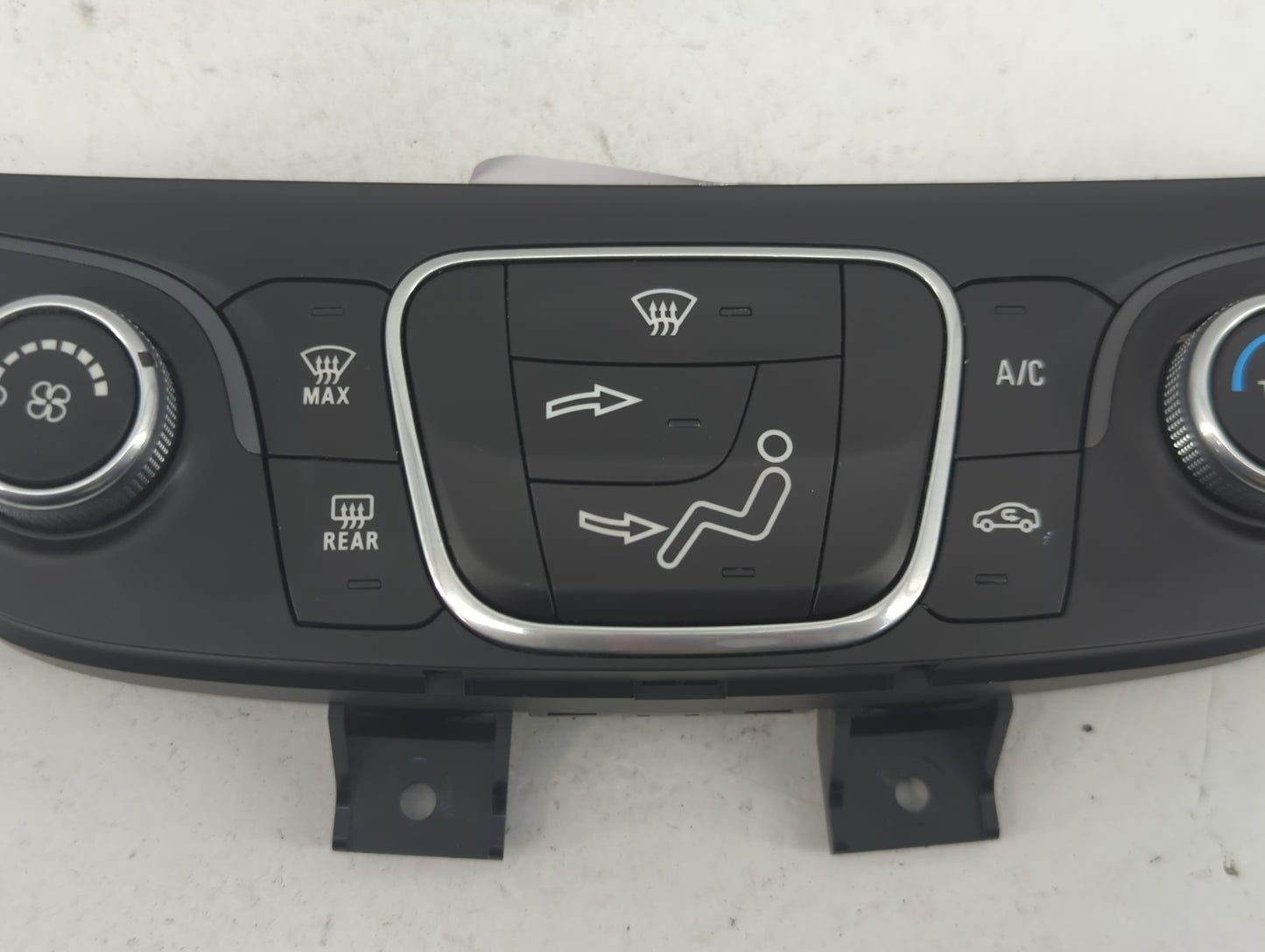 2018 Chevrolet Equinox Climate Control Module Temperature AC/Heater Replacement P/N:84175393 Fits OEM Used Auto Parts - Oemu