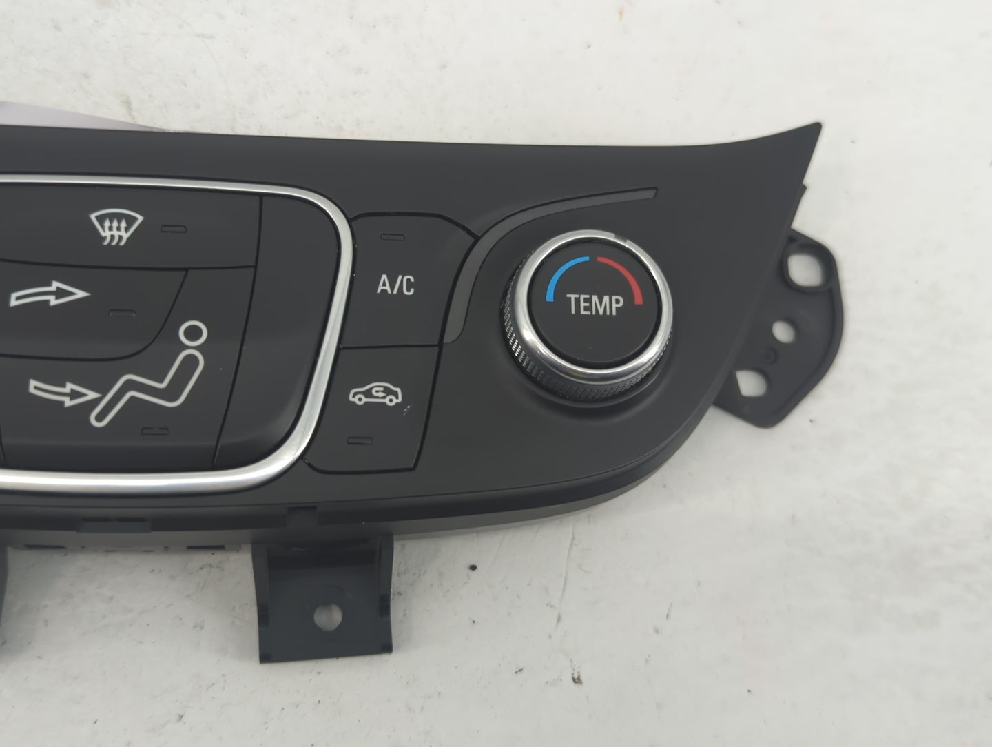 2018 Chevrolet Equinox Climate Control Module Temperature AC/Heater Replacement P/N:84175393 Fits OEM Used Auto Parts - Oemu