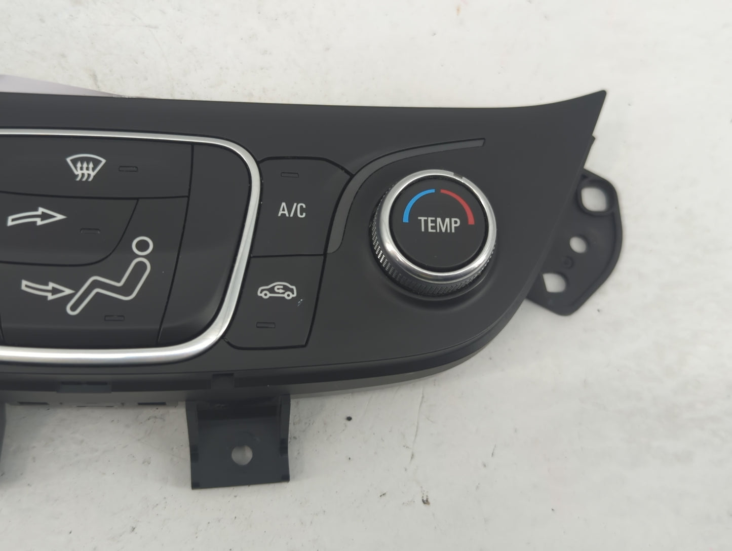 2018 Chevrolet Equinox Climate Control Module Temperature AC/Heater Replacement P/N:84175393 Fits OEM Used Auto Parts - Oemu
