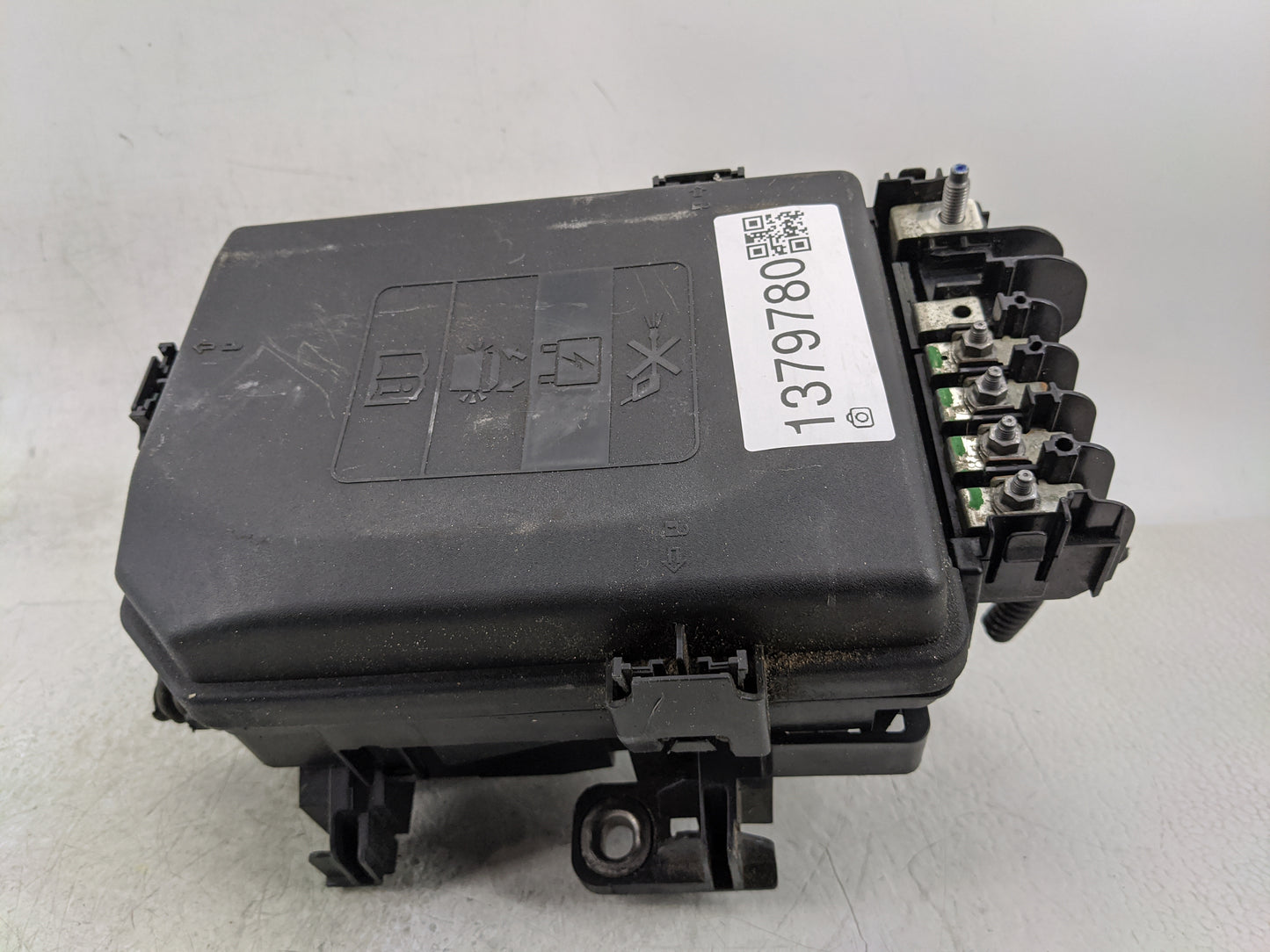 2018-2022 Chevrolet Equinox Fusebox Fuse Box Panel Relay Module P/N:84733372 Fits Fits 2018 2019 2020 2021 2022 OEM Used Aut