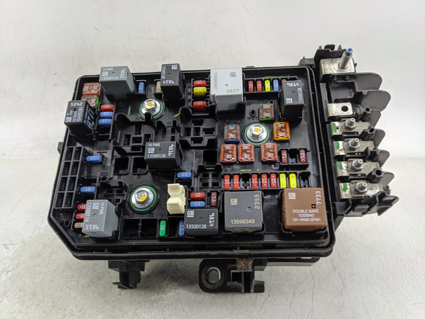 2018-2022 Chevrolet Equinox Fusebox Fuse Box Panel Relay Module P/N:84733372 Fits Fits 2018 2019 2020 2021 2022 OEM Used Aut