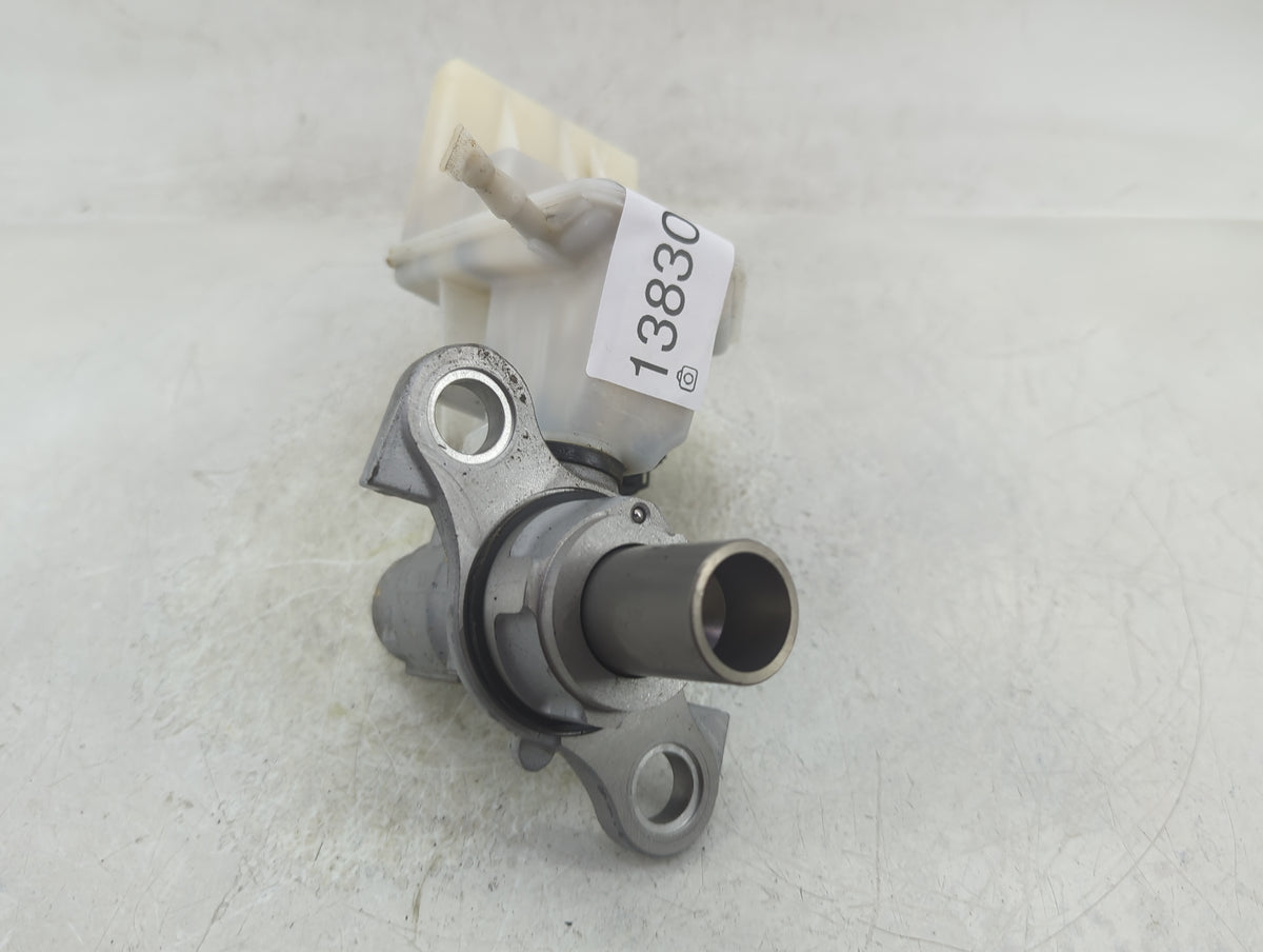 2018-2022 Chevrolet Equinox Brake Master Cylinder 1383094 - Oemusedautoparts1.com