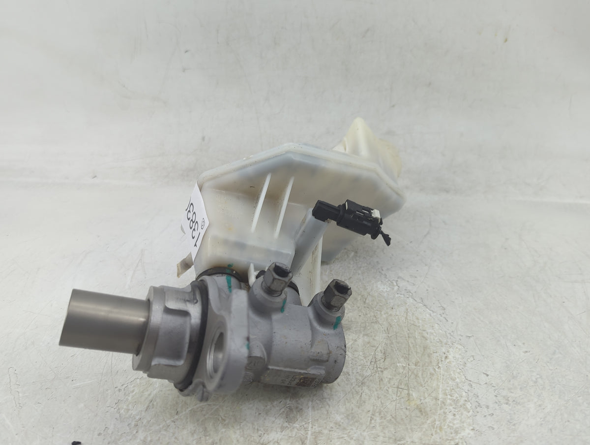 2018-2022 Chevrolet Equinox Brake Master Cylinder 1383094 - Oemusedautoparts1.com