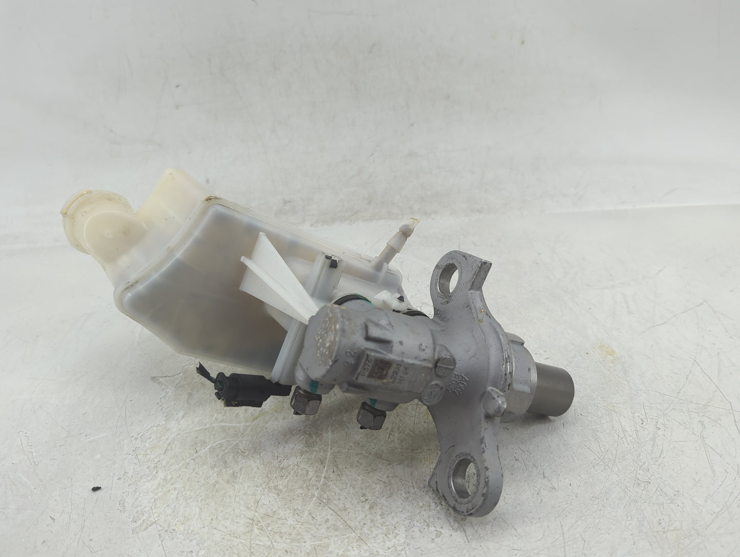 2018-2022 Chevrolet Equinox Brake Master Cylinder - Oemusedautoparts1.com