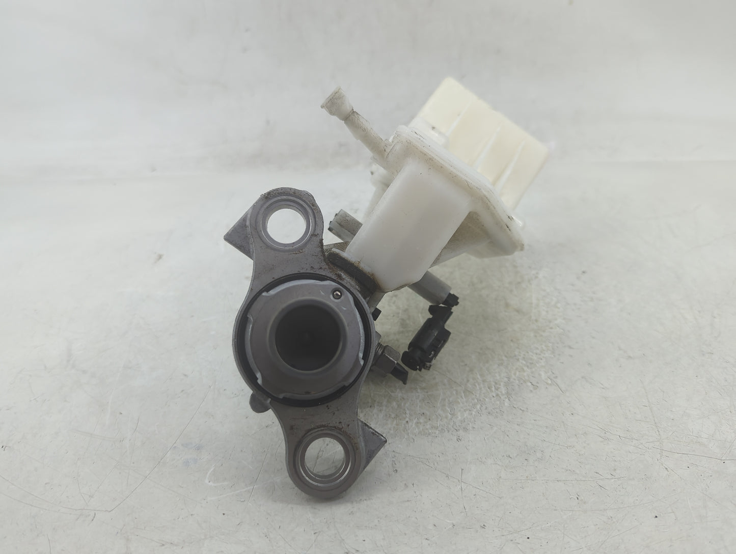 2018-2022 Chevrolet Equinox Brake Master Cylinder 1383158 - Oemusedautoparts1.com