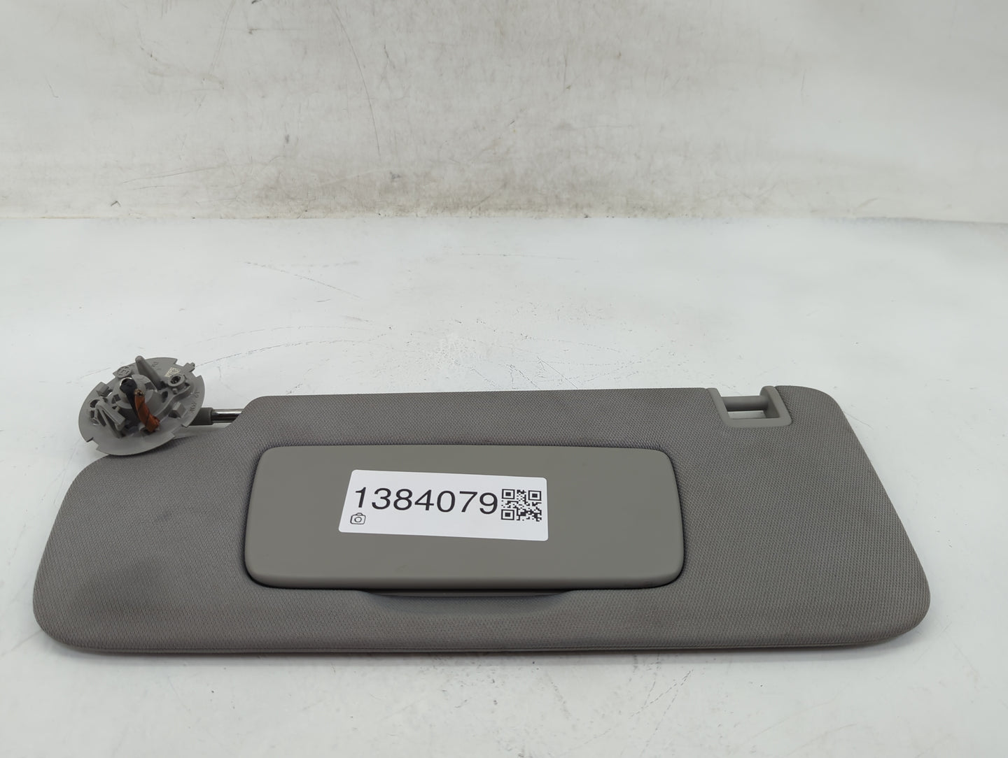 2018-2019 Chevrolet Equinox Sun Visor Shade Replacement Driver Left Mirror Fits Fits 2018 2019 OEM Used Auto Parts - Oemused