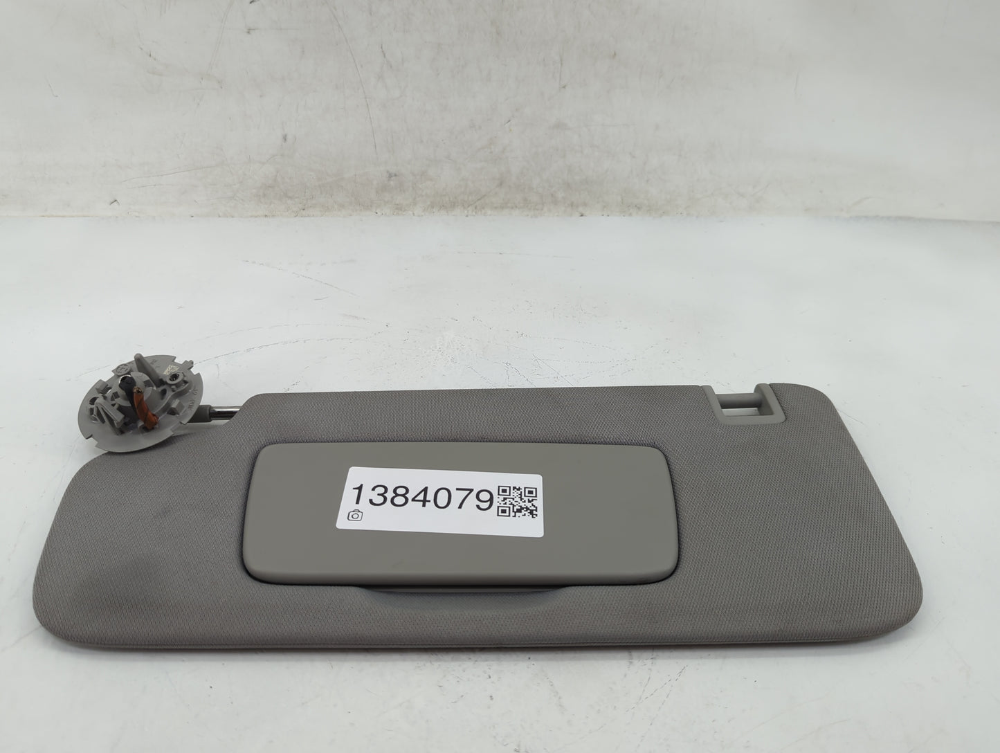 2018-2019 Chevrolet Equinox Sun Visor Shade Replacement Driver Left Mirror Fits Fits 2018 2019 OEM Used Auto Parts - Oemused