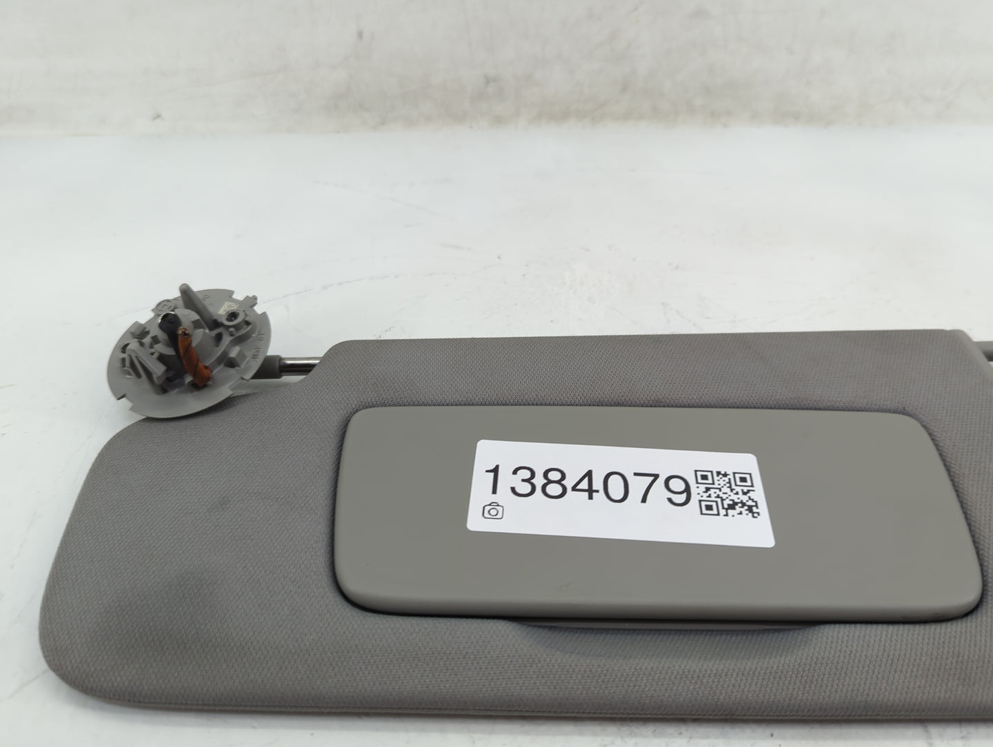 2018-2019 Chevrolet Equinox Sun Visor Shade Replacement Driver Left Mirror Fits Fits 2018 2019 OEM Used Auto Parts - Oemused