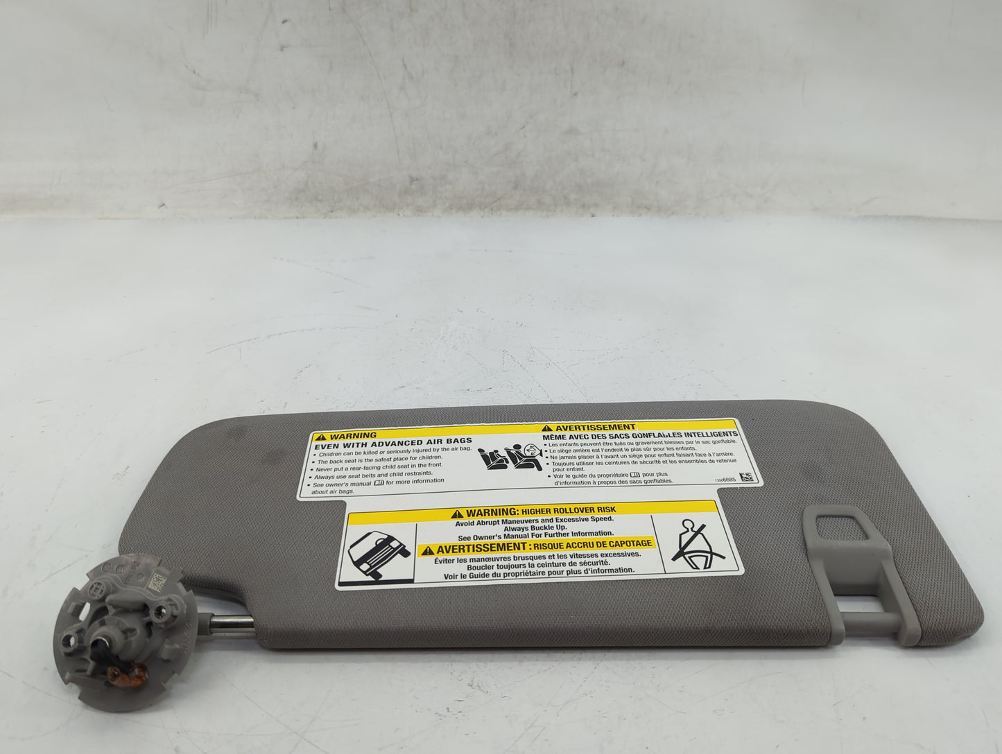 2018-2019 Chevrolet Equinox Sun Visor Shade Replacement Driver Left Mirror Fits Fits 2018 2019 OEM Used Auto Parts - Oemused