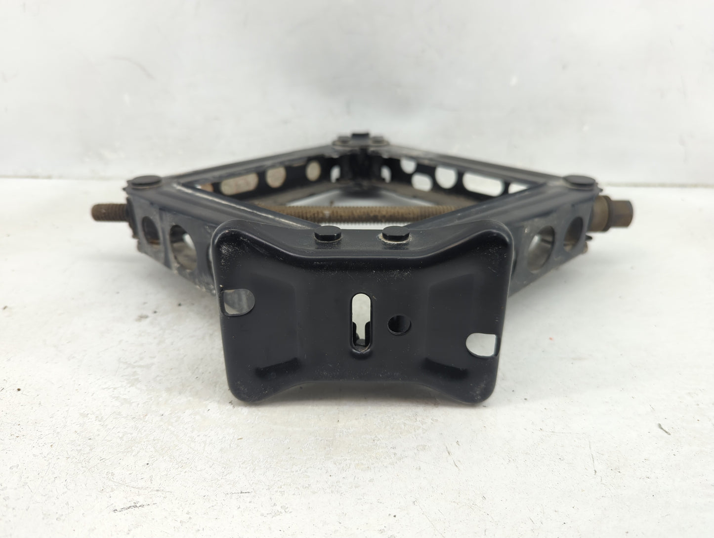 2018 Chevrolet Equinox Spare Scissor Car Jack - Oemusedautoparts1.com