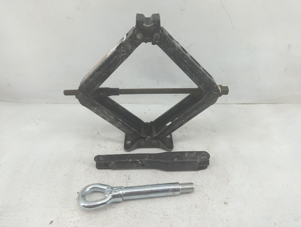 2018 Chevrolet Equinox Spare Scissor Car Jack 1390186 - Oemusedautoparts1.com