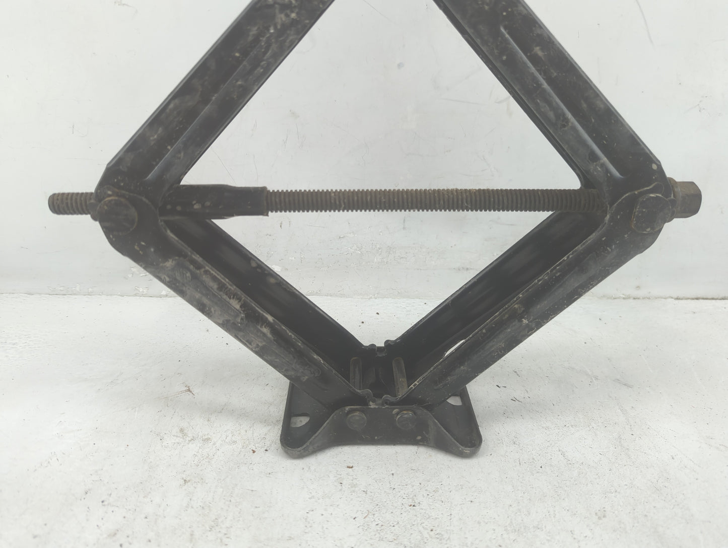 2018 Chevrolet Equinox Spare Scissor Car Jack 1390186 - Oemusedautoparts1.com