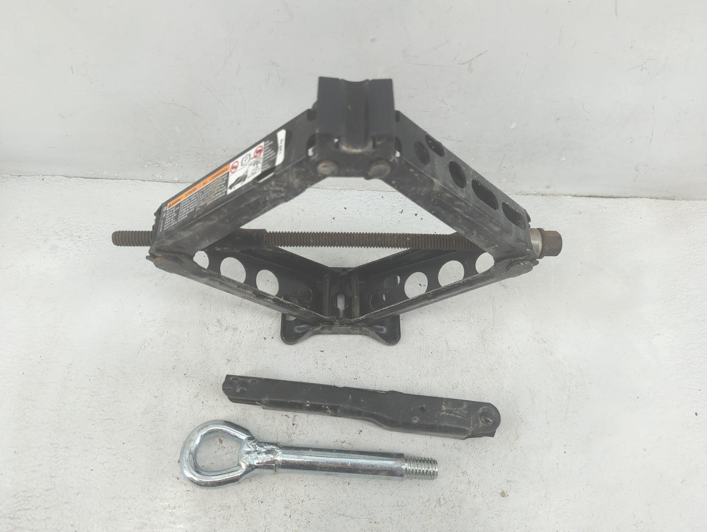 2018 Chevrolet Equinox Spare Scissor Car Jack - Oemusedautoparts1.com