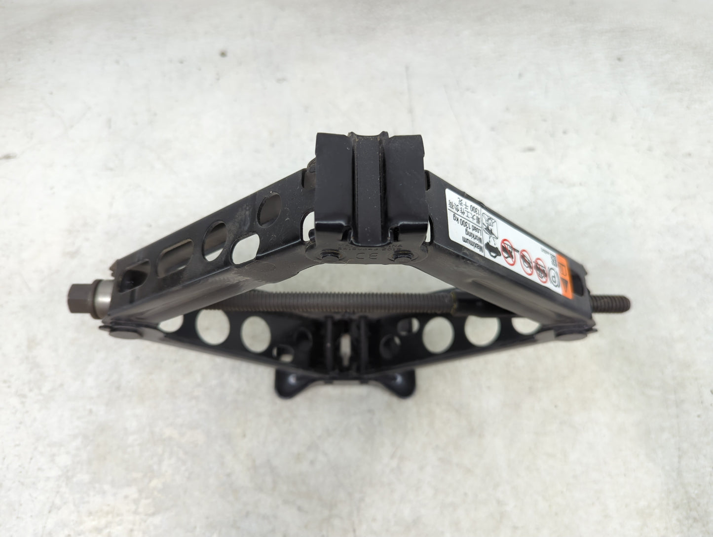 2018 Chevrolet Equinox Spare Scissor Car Jack 1390226 - Oemusedautoparts1.com