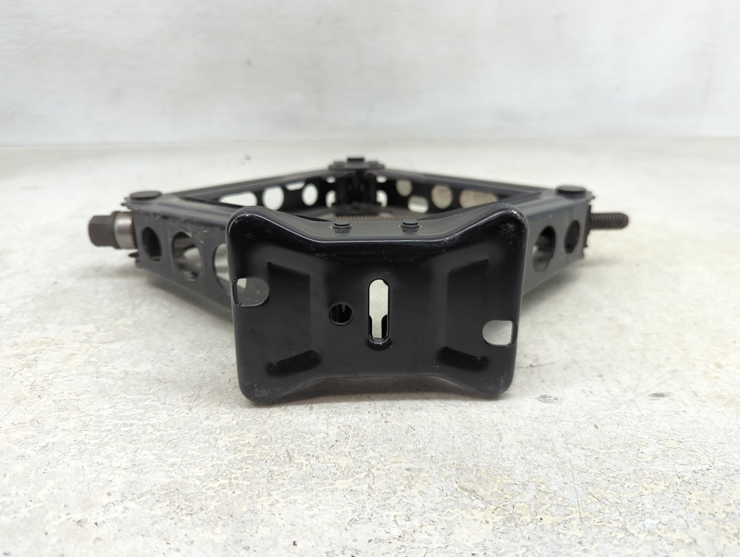 2018 Chevrolet Equinox Spare Scissor Car Jack 1390226 - Oemusedautoparts1.com