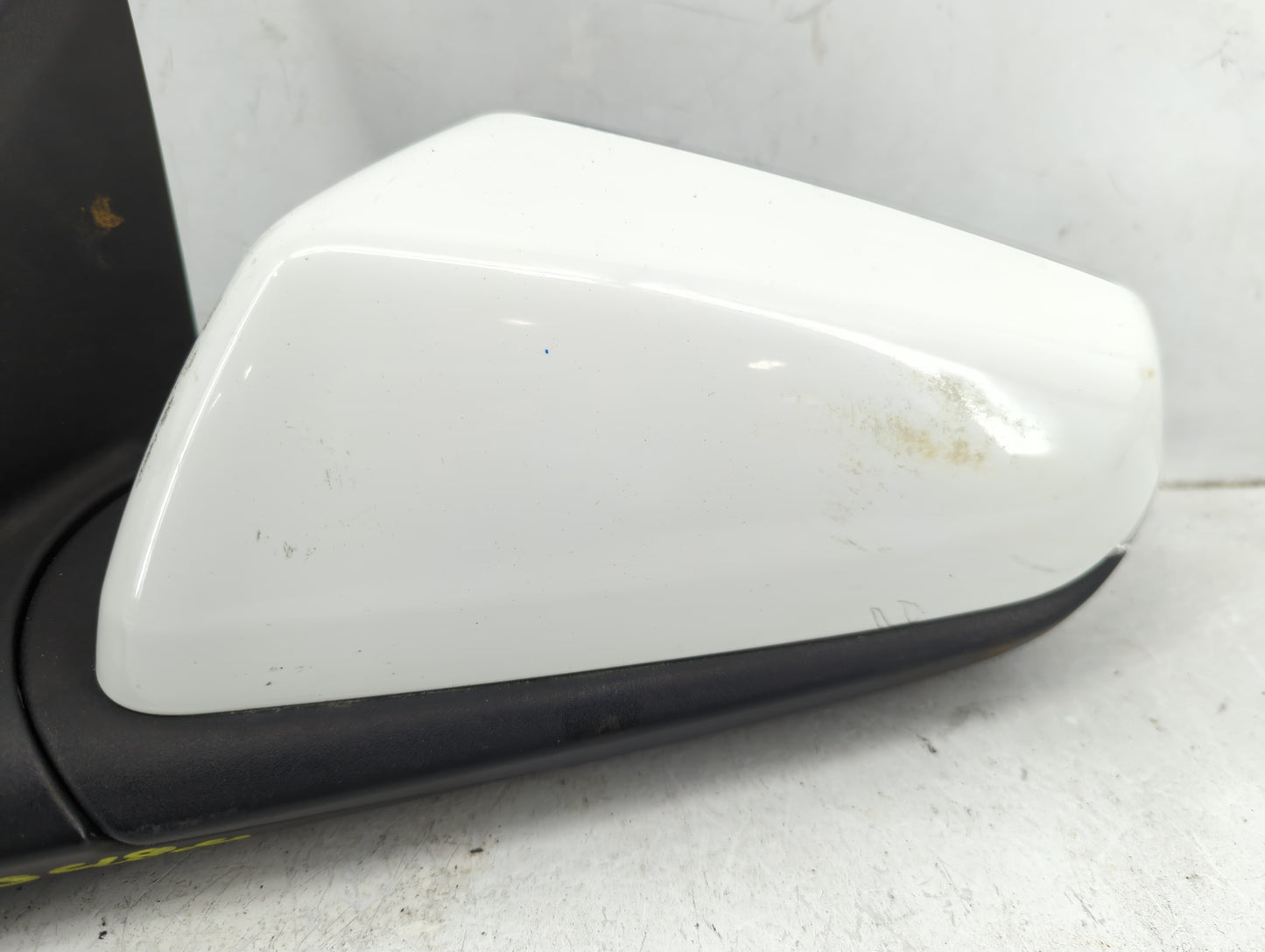 2018-2020 Chevrolet Equinox Driver Side View Mirror - Left Door Mirror OEM Used - Oemusedautoparts1.com