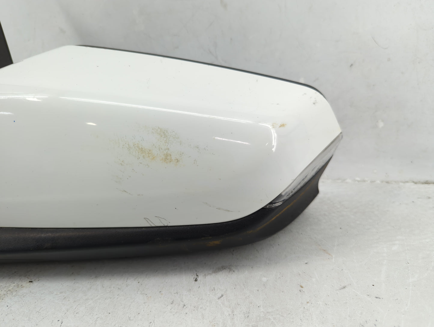 2018-2020 Chevrolet Equinox Driver Side View Mirror - Left Door Mirror OEM Used - Oemusedautoparts1.com