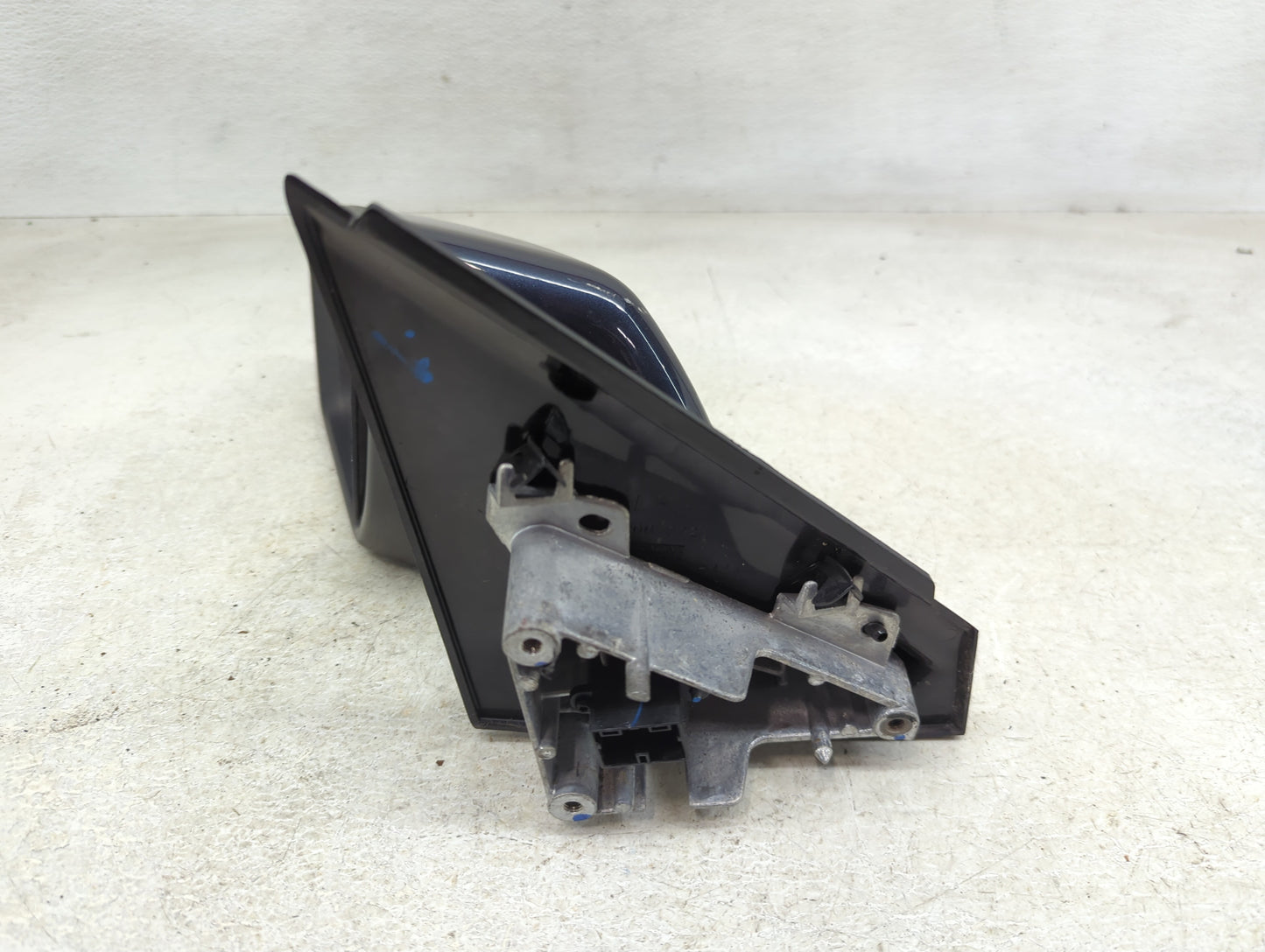2018-2022 Chevrolet Equinox Driver Side View Mirror - Left Door Mirror OEM Used - Oemusedautoparts1.com
