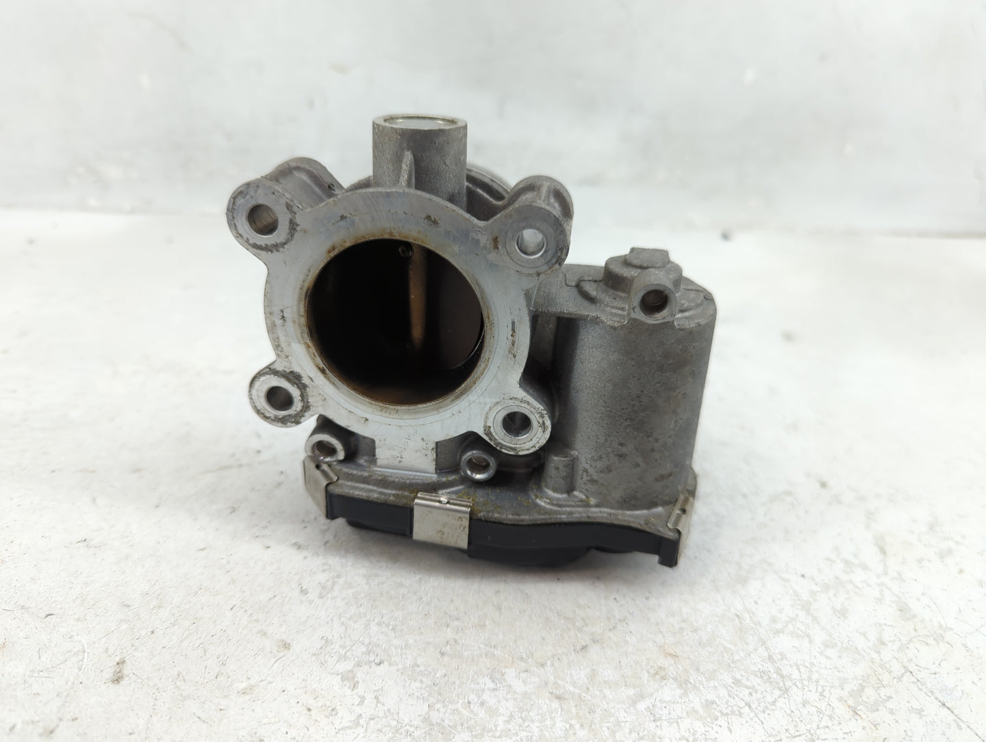 2018-2022 Chevrolet Equinox Throttle Body P/N:12671379AA Fits Fits 2016 2017 2018 2019 2020 2021 2022 OEM Used Auto Parts - 