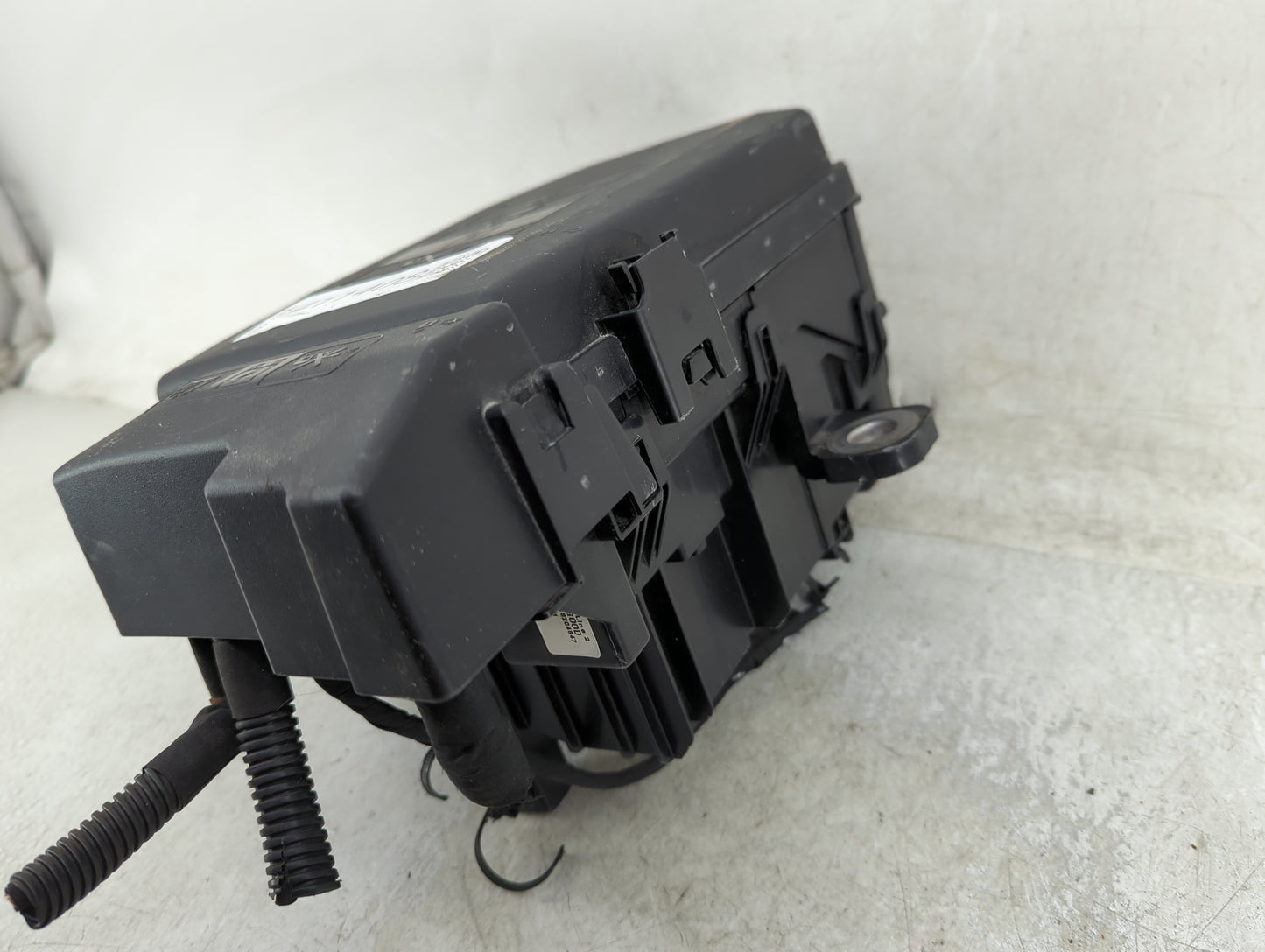 2018-2022 Chevrolet Equinox Fusebox Fuse Box Panel Relay Module Fits Fits 2018 2019 2020 2021 2022 OEM Used Auto Parts - Oem