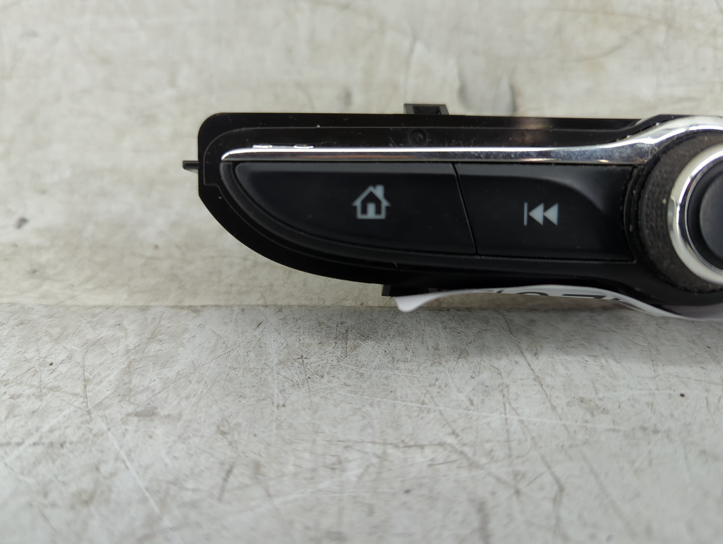 2018-2018 Chevrolet Equinox Radio Control Panel - Oemusedautoparts1.com