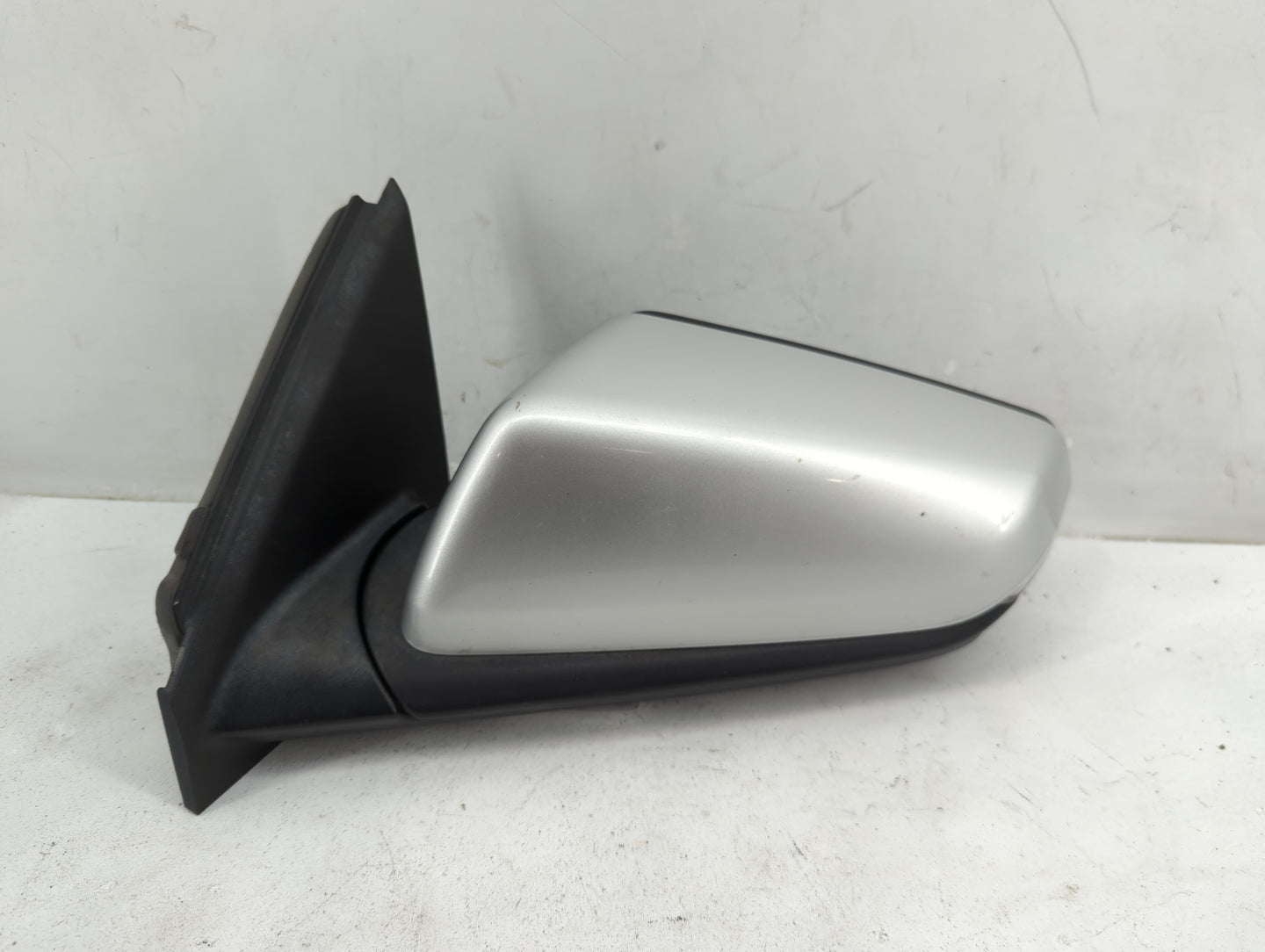 2018-2020 Chevrolet Equinox Driver Side View Mirror - Left Door Mirror OEM Used - Oemusedautoparts1.com