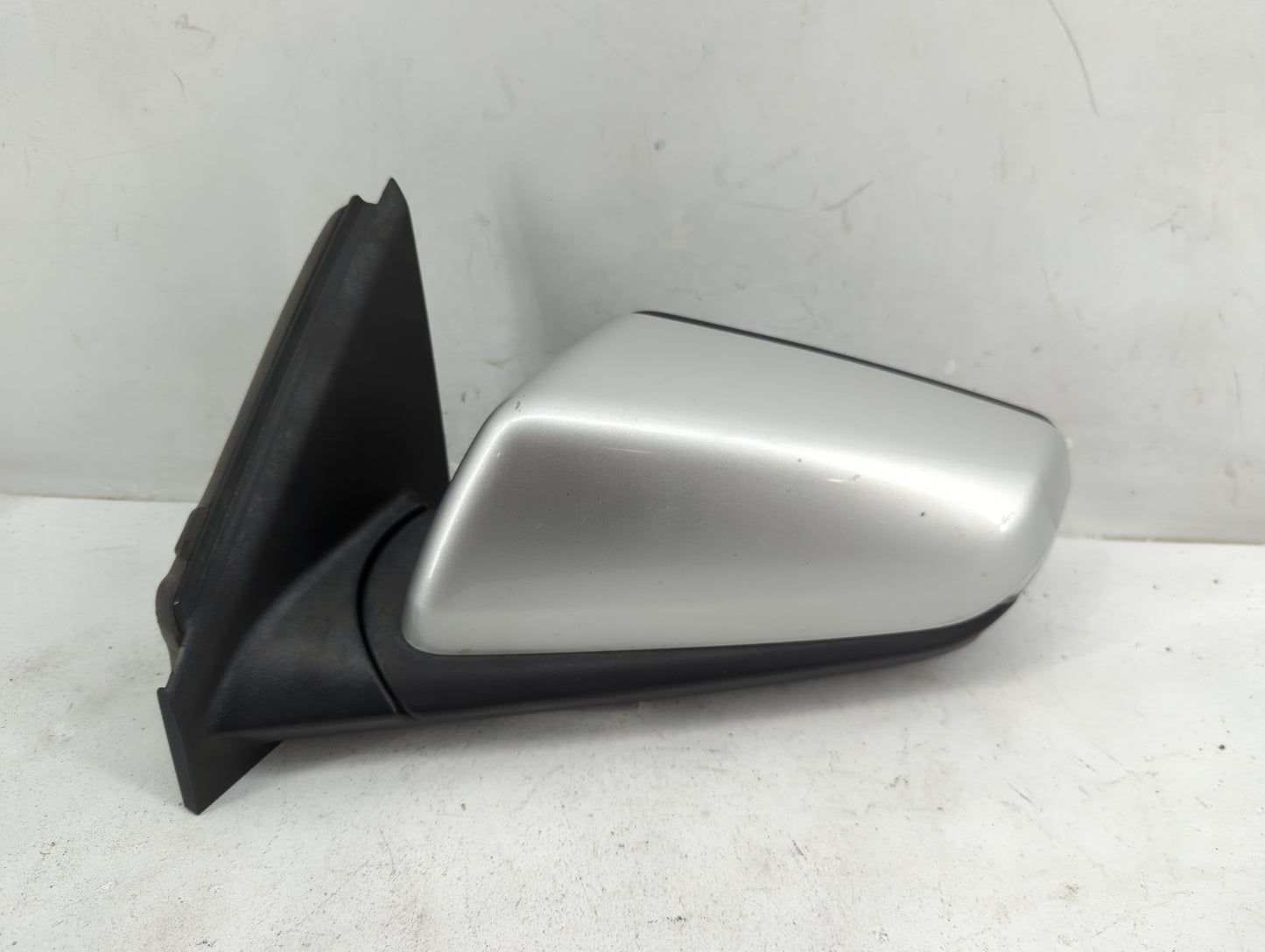 2018-2020 Chevrolet Equinox Driver Side View Mirror - Left Door Mirror OEM Used - Oemusedautoparts1.com