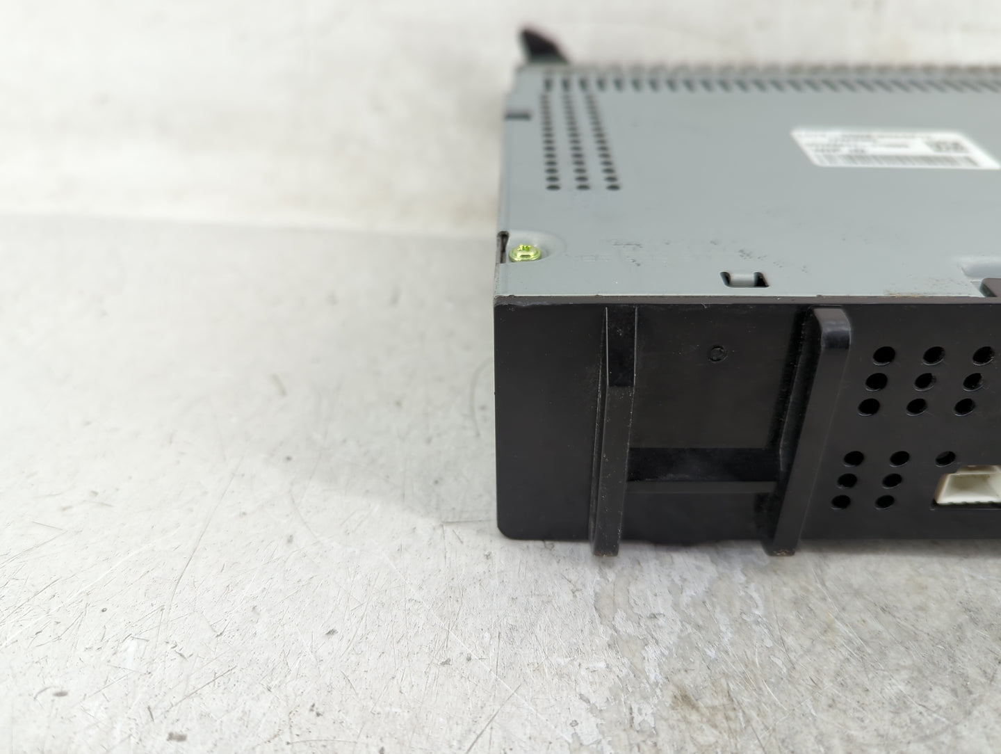 2018 Chevrolet Equinox Radio AM FM Cd Player Receiver Replacement Fits Fits 2017 OEM Used Auto Parts - Oemusedautoparts1.com