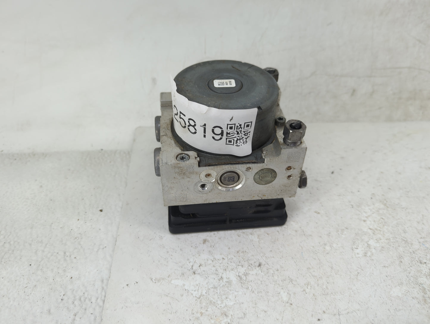 2018-2019 Chevrolet Equinox ABS Pump Control Module Replacement P/N:84342055 Fits Fits 2018 2019 2020 2021 OEM Used Auto Par