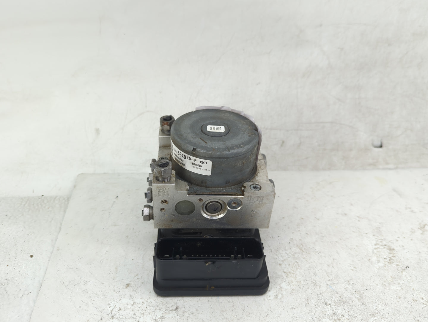 2018-2019 Chevrolet Equinox ABS Pump Control Module Replacement P/N:84342055 Fits Fits 2018 2019 2020 2021 OEM Used Auto Par