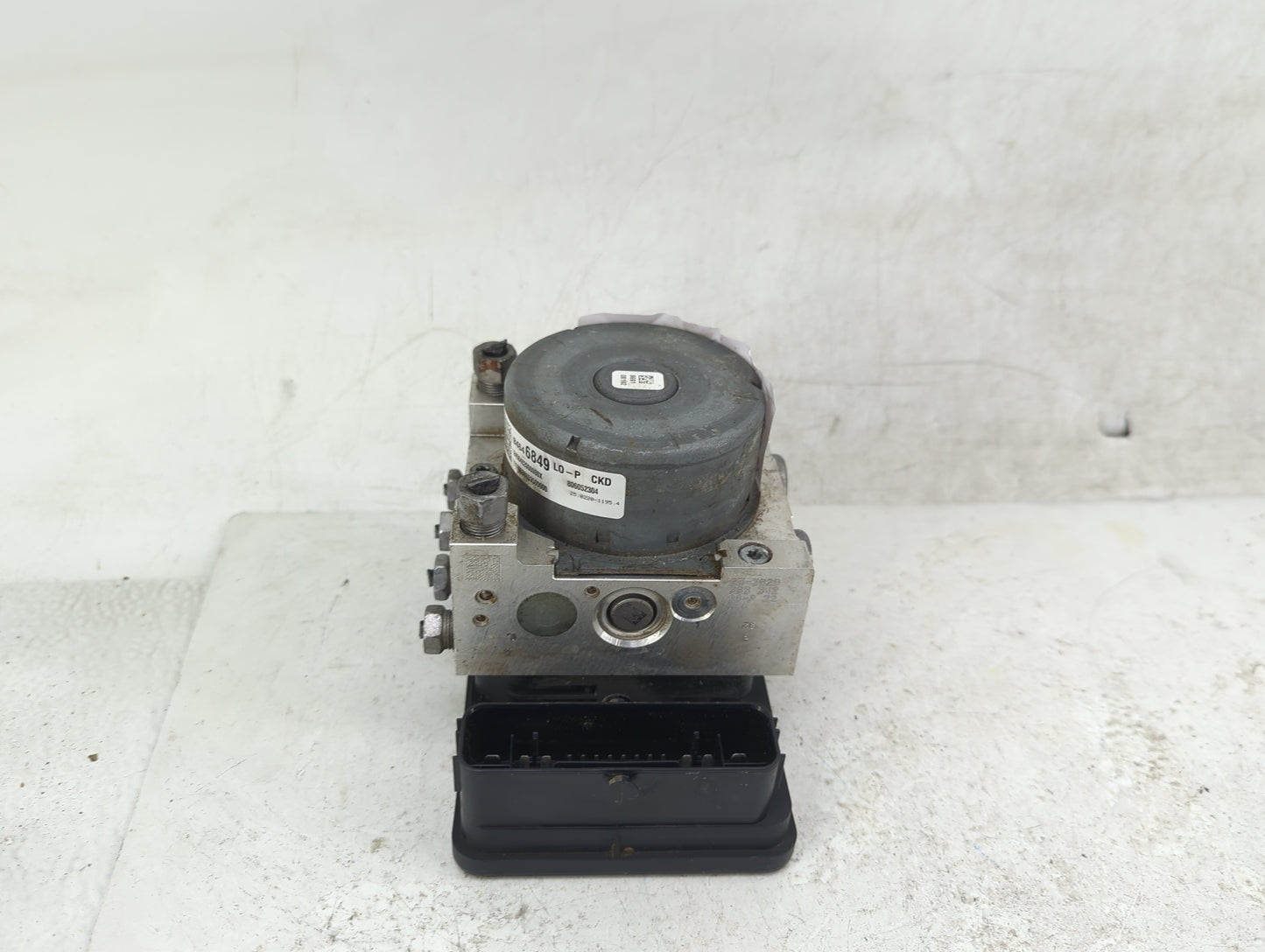 2018-2019 Chevrolet Equinox ABS Pump Control Module Replacement P/N:84342055 Fits Fits 2018 2019 2020 2021 OEM Used Auto Par