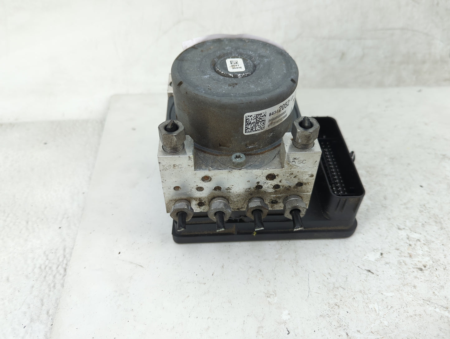 2018-2019 Chevrolet Equinox ABS Pump Control Module Replacement P/N:84342055 Fits Fits 2018 2019 2020 2021 OEM Used Auto Par