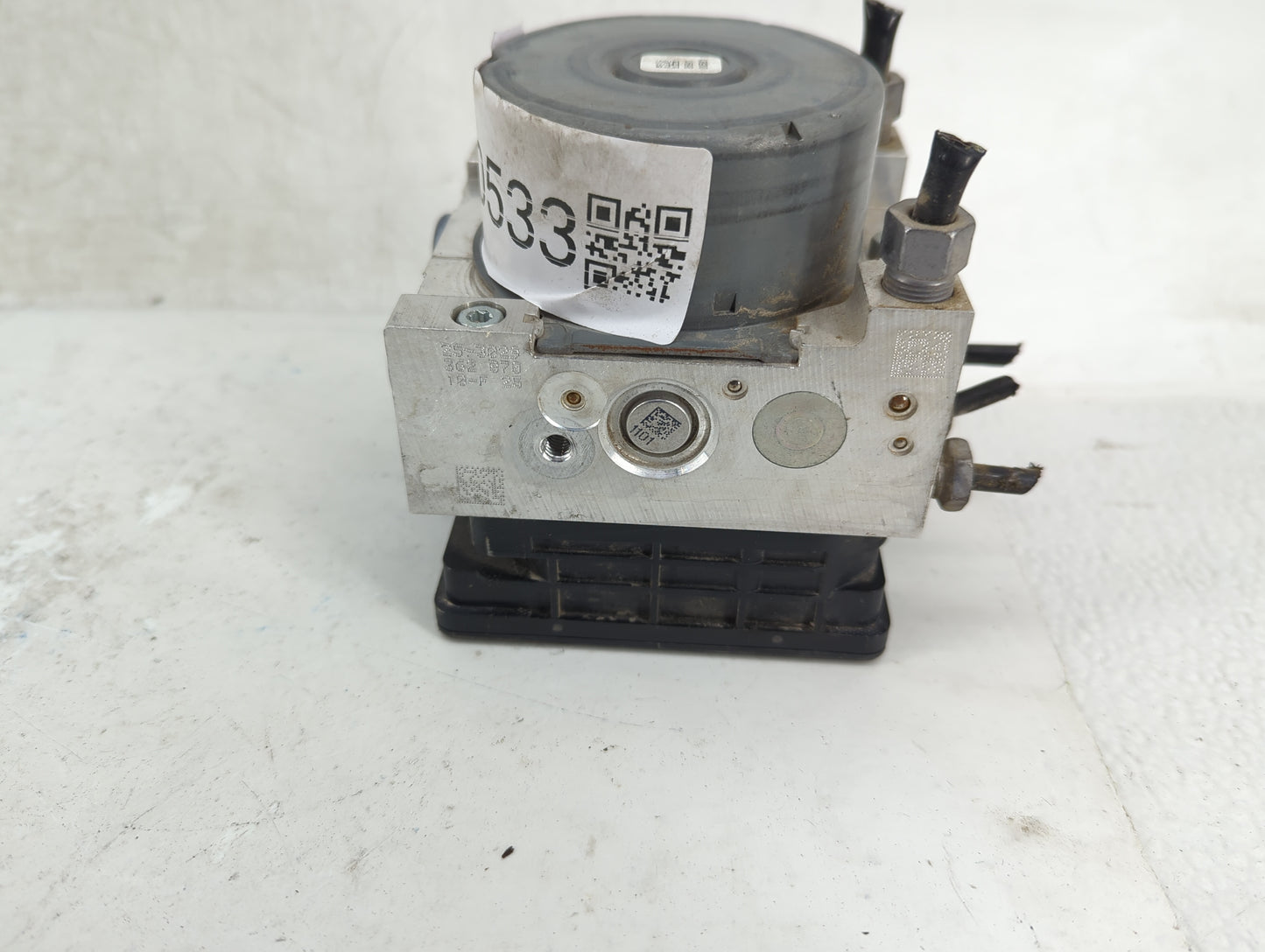 2018-2019 Chevrolet Equinox ABS Pump Control Module Replacement P/N:84374039 Fits Fits 2018 2019 2020 2021 OEM Used Auto Par