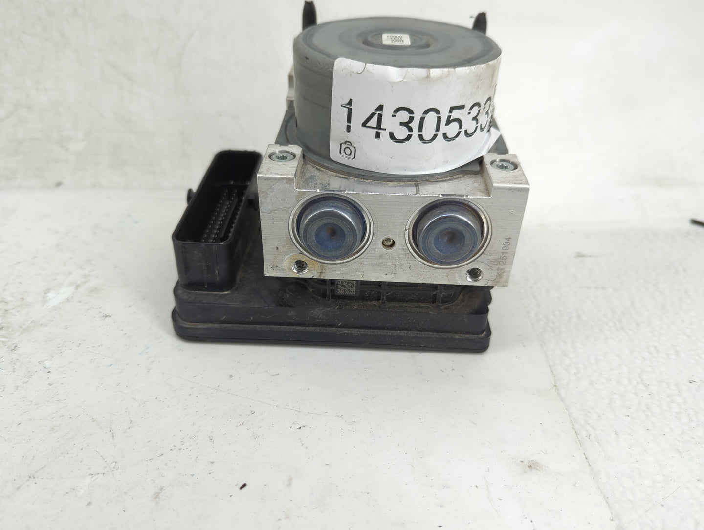 2018-2019 Chevrolet Equinox ABS Pump Control Module Replacement P/N:84374039 Fits Fits 2018 2019 2020 2021 OEM Used Auto Par