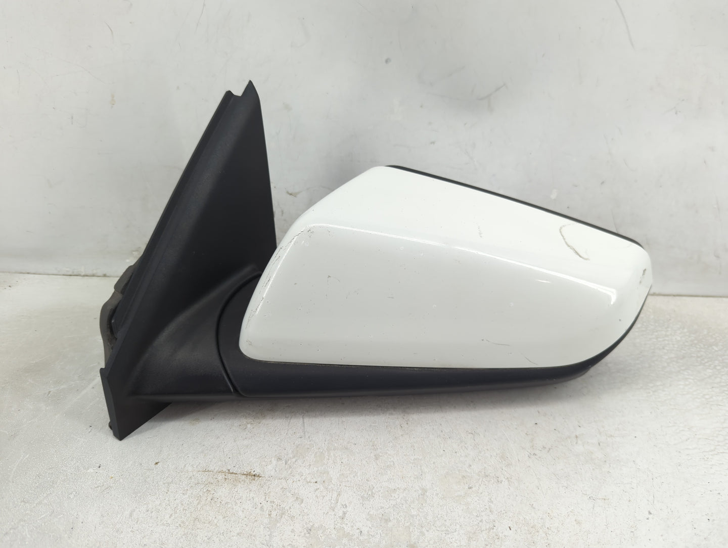 2018-2022 Chevrolet Equinox Driver Side View Mirror - Left Door Mirror OEM Used - Oemusedautoparts1.com