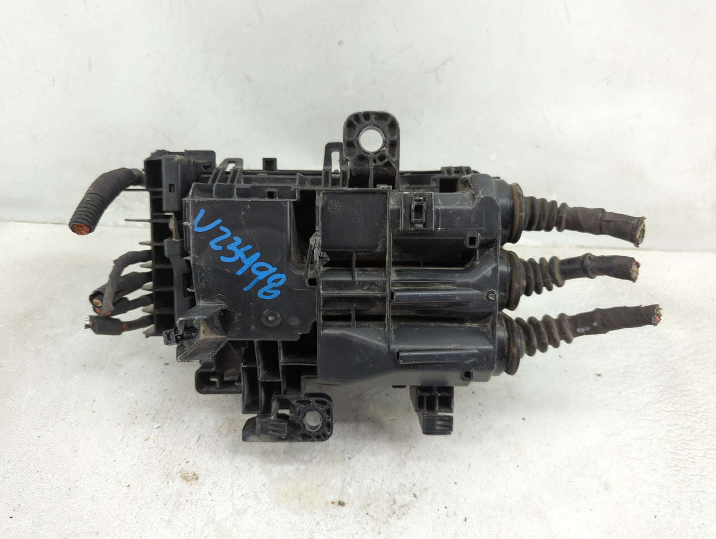 2018-2022 Chevrolet Equinox Fusebox Fuse Box Panel Relay Module Fits Fits 2018 2019 2020 2021 2022 OEM Used Auto Parts - Oem