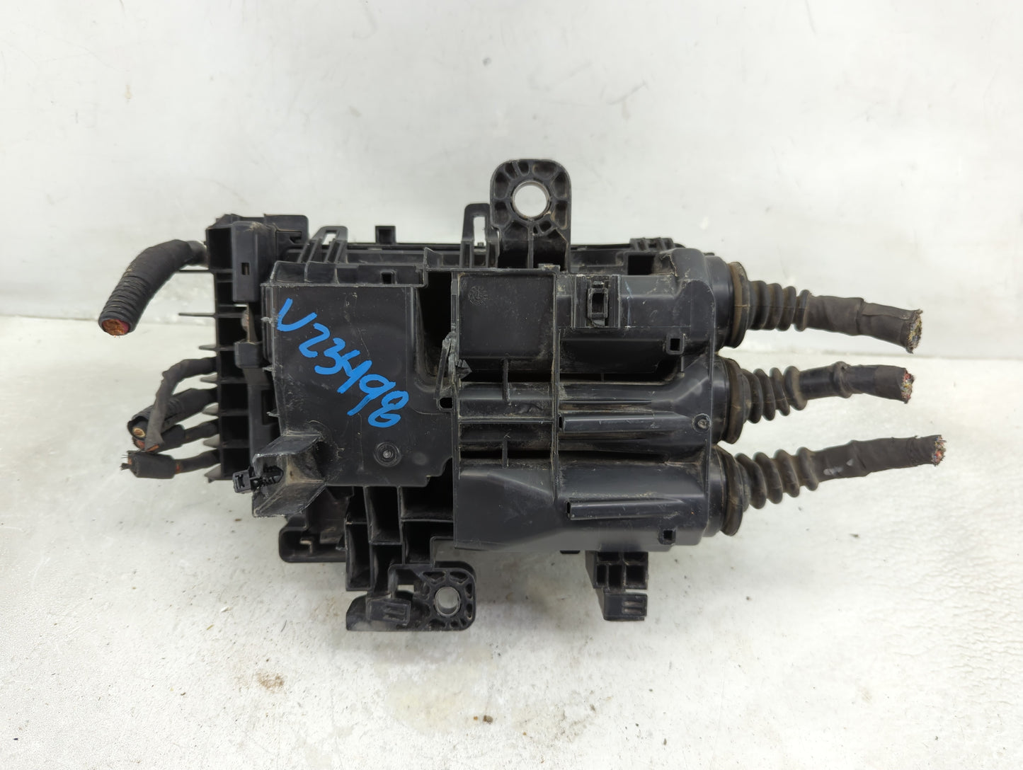 2018-2022 Chevrolet Equinox Fusebox Fuse Box Panel Relay Module Fits Fits 2018 2019 2020 2021 2022 OEM Used Auto Parts - Oem